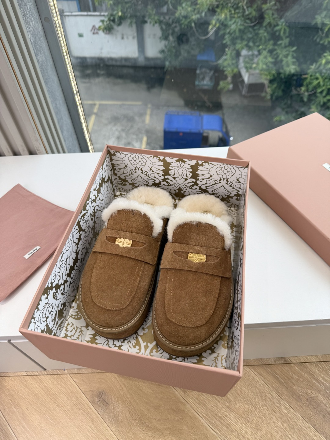 G021顶级羊毛内里miumiu新款穆勒鞋进口羊毛雪地靴棉鞋单鞋 简约造型，超轻原版开模鞋底，脚感妥妥满分 好穿好搭， 