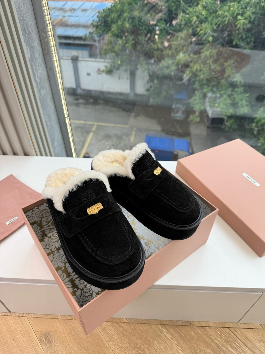 G021顶级羊毛内里miumiu新款穆勒鞋进口羊毛雪地靴棉鞋单鞋 简约造型,超轻原版开模鞋底,脚感妥妥满分 好穿好搭, G021顶级羊毛内里miumiu新款穆勒鞋进口羊毛雪地靴棉鞋单鞋 简约造型,超轻原版开模鞋底,脚感妥妥满分 好穿好搭,