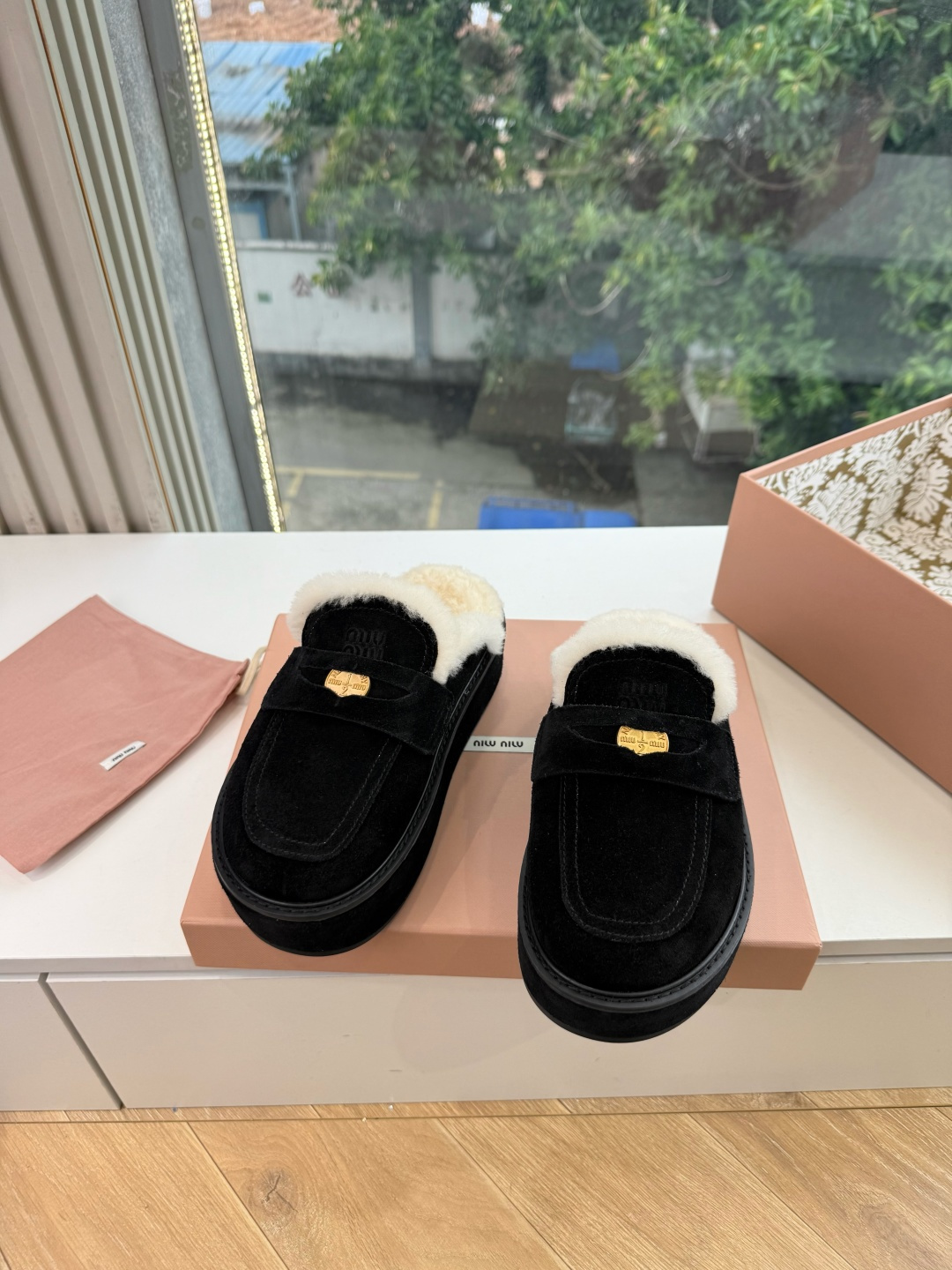 G021顶级羊毛内里miumiu新款穆勒鞋进口羊毛雪地靴棉鞋单鞋 简约造型，超轻原版开模鞋底，脚感妥妥满分 好穿好搭， 