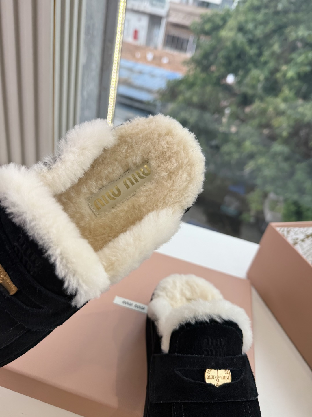 G021顶级羊毛内里miumiu新款穆勒鞋进口羊毛雪地靴棉鞋单鞋 简约造型,超轻原版开模鞋底,脚感妥妥满分 好穿好搭, G021顶级羊毛内里miumiu新款穆勒鞋进口羊毛雪地靴棉鞋单鞋 简约造型,超轻原版开模鞋底,脚感妥妥满分 好穿好搭,