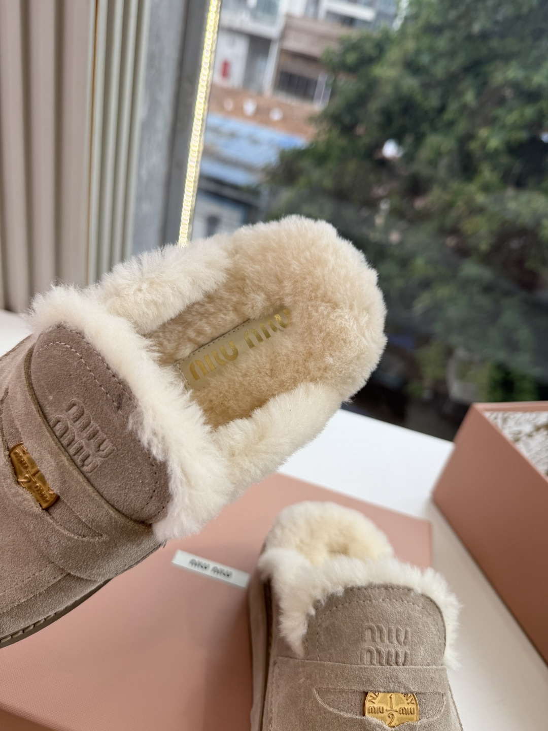 G021顶级羊毛内里miumiu新款穆勒鞋进口羊毛雪地靴棉鞋单鞋 简约造型,超轻原版开模鞋底,脚感妥妥满分 好穿好搭, G021顶级羊毛内里miumiu新款穆勒鞋进口羊毛雪地靴棉鞋单鞋 简约造型,超轻原版开模鞋底,脚感妥妥满分 好穿好搭,