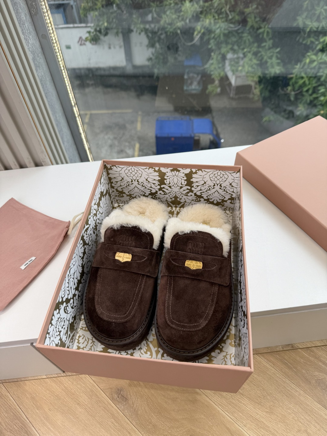 G021顶级羊毛内里miumiu新款穆勒鞋进口羊毛雪地靴棉鞋单鞋 简约造型,超轻原版开模鞋底,脚感妥妥满分 好穿好搭, G021顶级羊毛内里miumiu新款穆勒鞋进口羊毛雪地靴棉鞋单鞋 简约造型,超轻原版开模鞋底,脚感妥妥满分 好穿好搭,