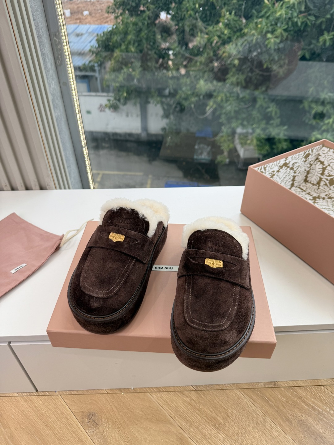 G021顶级羊毛内里miumiu新款穆勒鞋进口羊毛雪地靴棉鞋单鞋 简约造型，超轻原版开模鞋底，脚感妥妥满分 好穿好搭， 