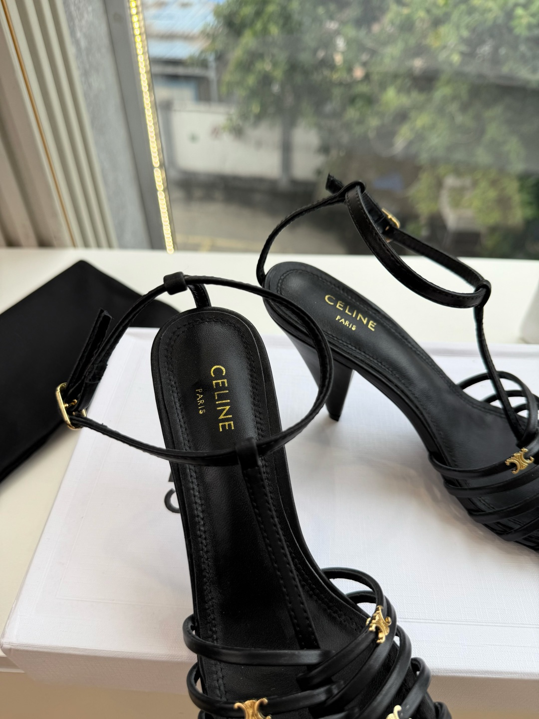 G339顶级品质Celine赛琳· 26ss·CAGE 凯旋门夹脚沙滩罗马平底凉鞋CELINE CAGE 平底凉鞋,以复 G339顶级品质Celine赛琳· 26ss·CAGE 凯旋门夹脚沙滩罗马平底凉鞋CELINE CAGE 平底凉鞋,以复