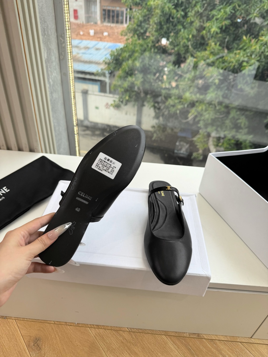 G339顶级品质 2026春夏新款玛丽半拖 Celine新款包头穆勒单鞋优雅又低调迷人 上脚真的超级显瘦超级美 C家特 G339顶级品质 2026春夏新款玛丽半拖 Celine新款包头穆勒单鞋优雅又低调迷人 上脚真的超级显瘦超级美 C家特