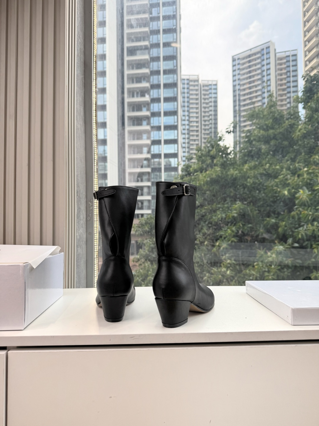 G012 MaisonMargiela | 把 Tabi短靴焊在脚上秋冬时节永远可以相信短靴，风度温度兼具，稳稳拿捏住时