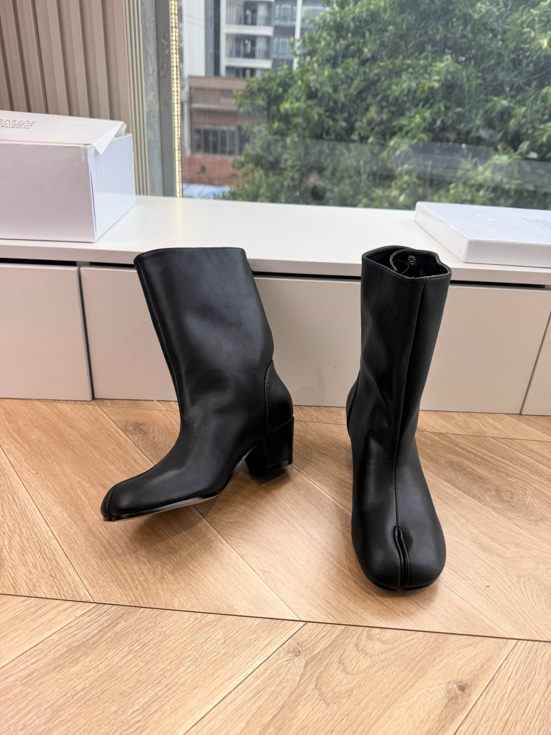 G012 MaisonMargiela | 把 Tabi短靴焊在脚上秋冬时节永远可以相信短靴，风度温度兼具，稳稳拿捏住时