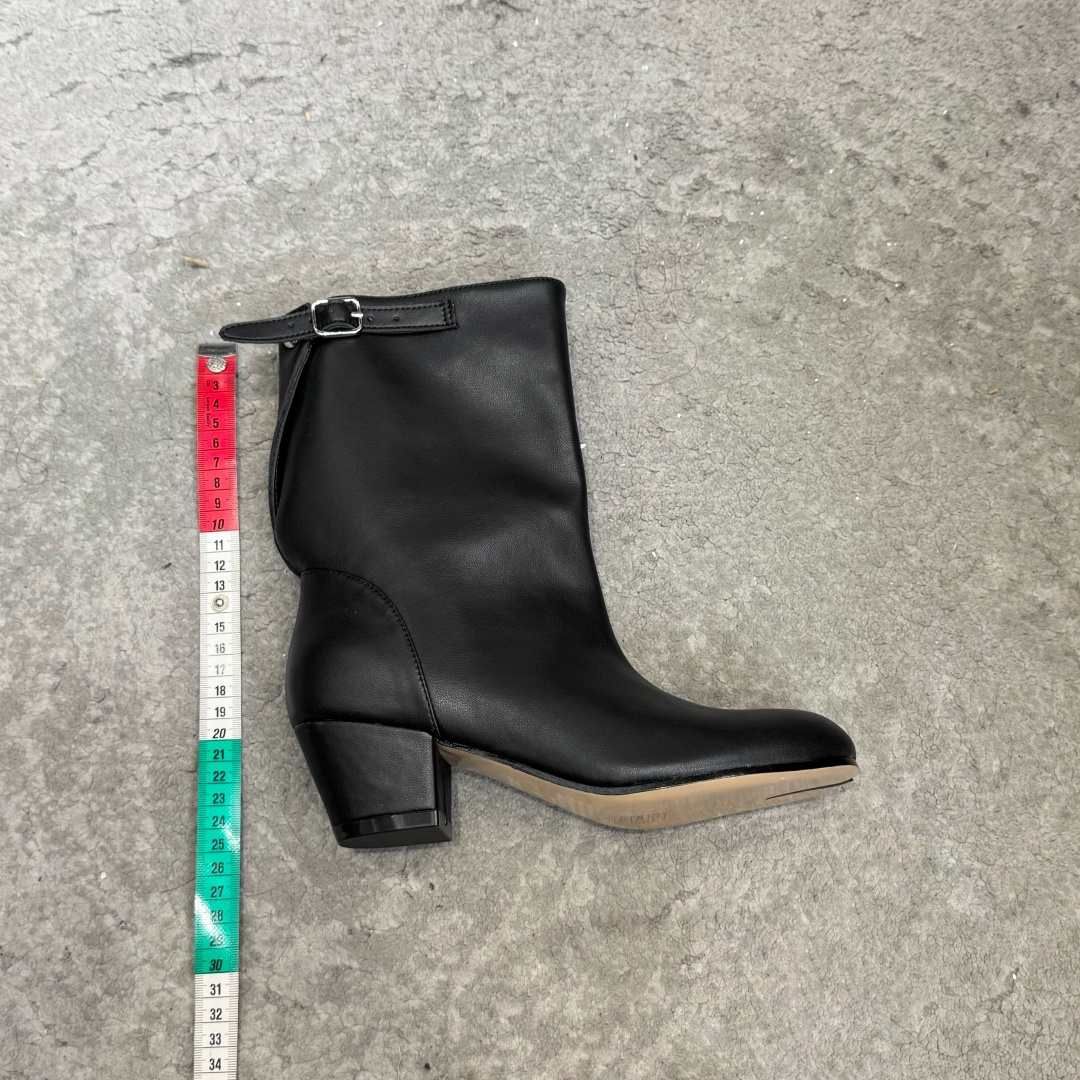G012 MaisonMargiela | 把 Tabi短靴焊在脚上秋冬时节永远可以相信短靴，风度温度兼具，稳稳拿捏住时