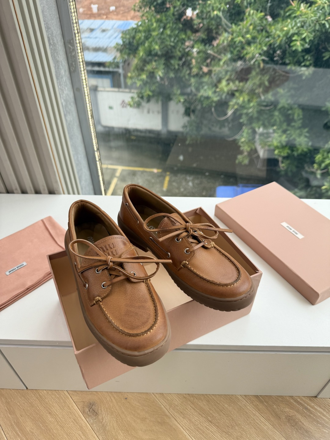 G261独家首发MIUMIU*缪缪厚底新款英伦风系带乐福鞋 🤩怎么穿都好看今夏时髦精最爱 看起来不怎么舒服 上脚超级舒服 G261独家首发MIUMIU*缪缪厚底新款英伦风系带乐福鞋 🤩怎么穿都好看今夏时髦精最爱 看起来不怎么舒服 上脚超级舒服