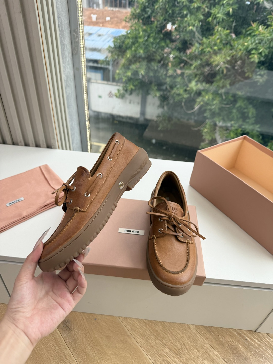 G261独家首发MIUMIU*缪缪厚底新款英伦风系带乐福鞋 🤩怎么穿都好看今夏时髦精最爱 看起来不怎么舒服 上脚超级舒服 G261独家首发MIUMIU*缪缪厚底新款英伦风系带乐福鞋 🤩怎么穿都好看今夏时髦精最爱 看起来不怎么舒服 上脚超级舒服