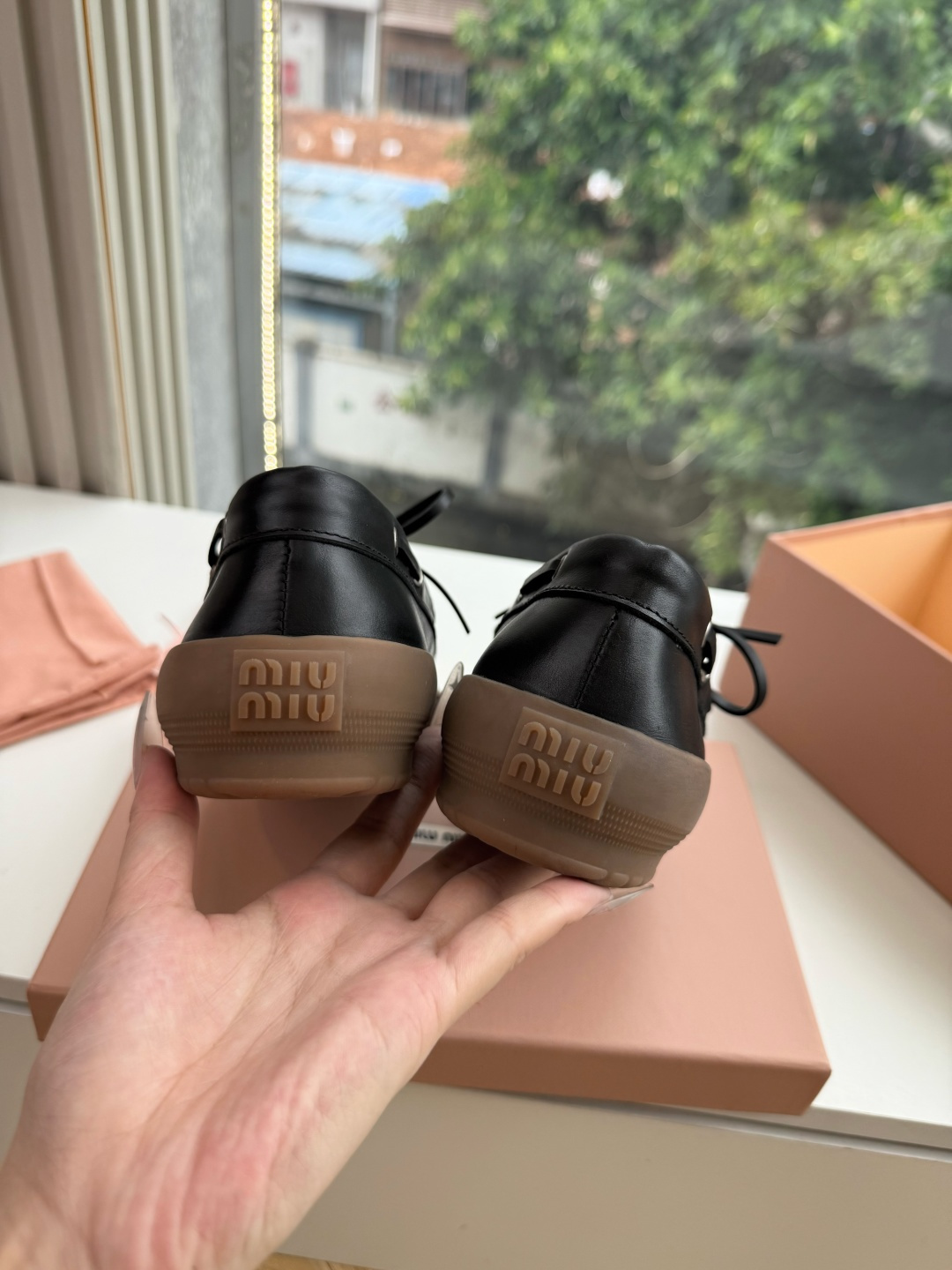 G261独家首发MIUMIU*缪缪厚底新款英伦风系带乐福鞋 🤩怎么穿都好看今夏时髦精最爱 看起来不怎么舒服 上脚超级舒服