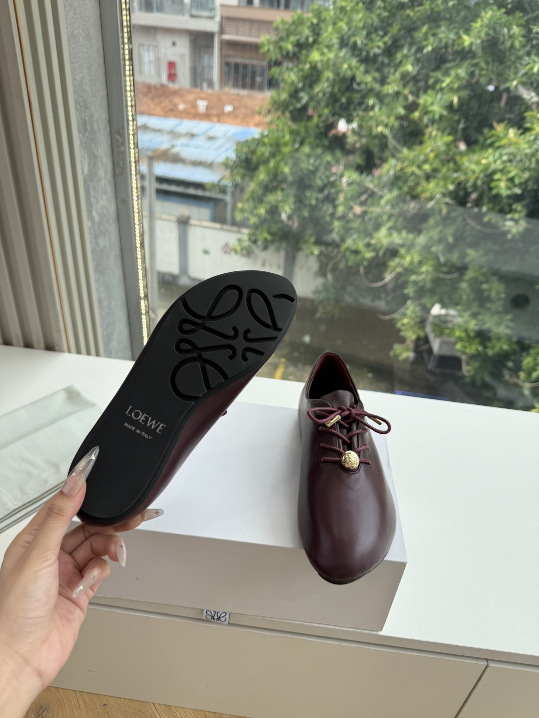 G193顶级品质LOEWE 罗意威穆乐法式复古感系带单鞋 ✔️饰以Anagram Pebble标志性元素的新款尽显 优雅 G193顶级品质LOEWE 罗意威穆乐法式复古感系带单鞋 ✔️饰以Anagram Pebble标志性元素的新款尽显 优雅