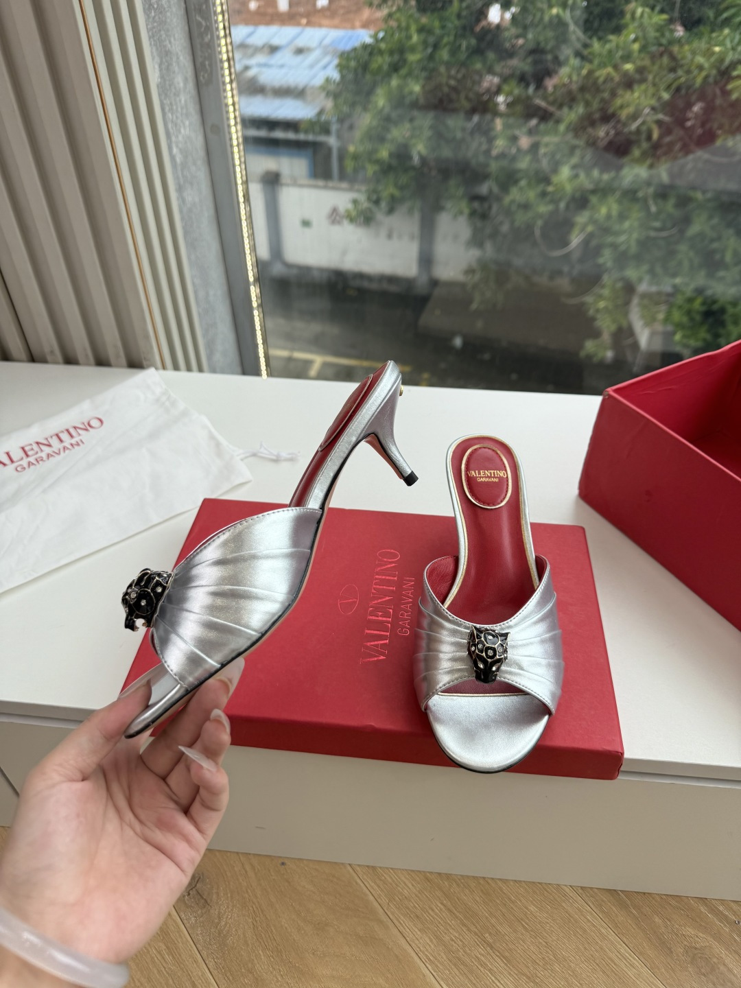 G289 VALENTINO华伦天奴凉鞋经典单鞋春夏VLOGO SIGNATURE鞋型线条流畅.版型超赞上脚舒适.增高.