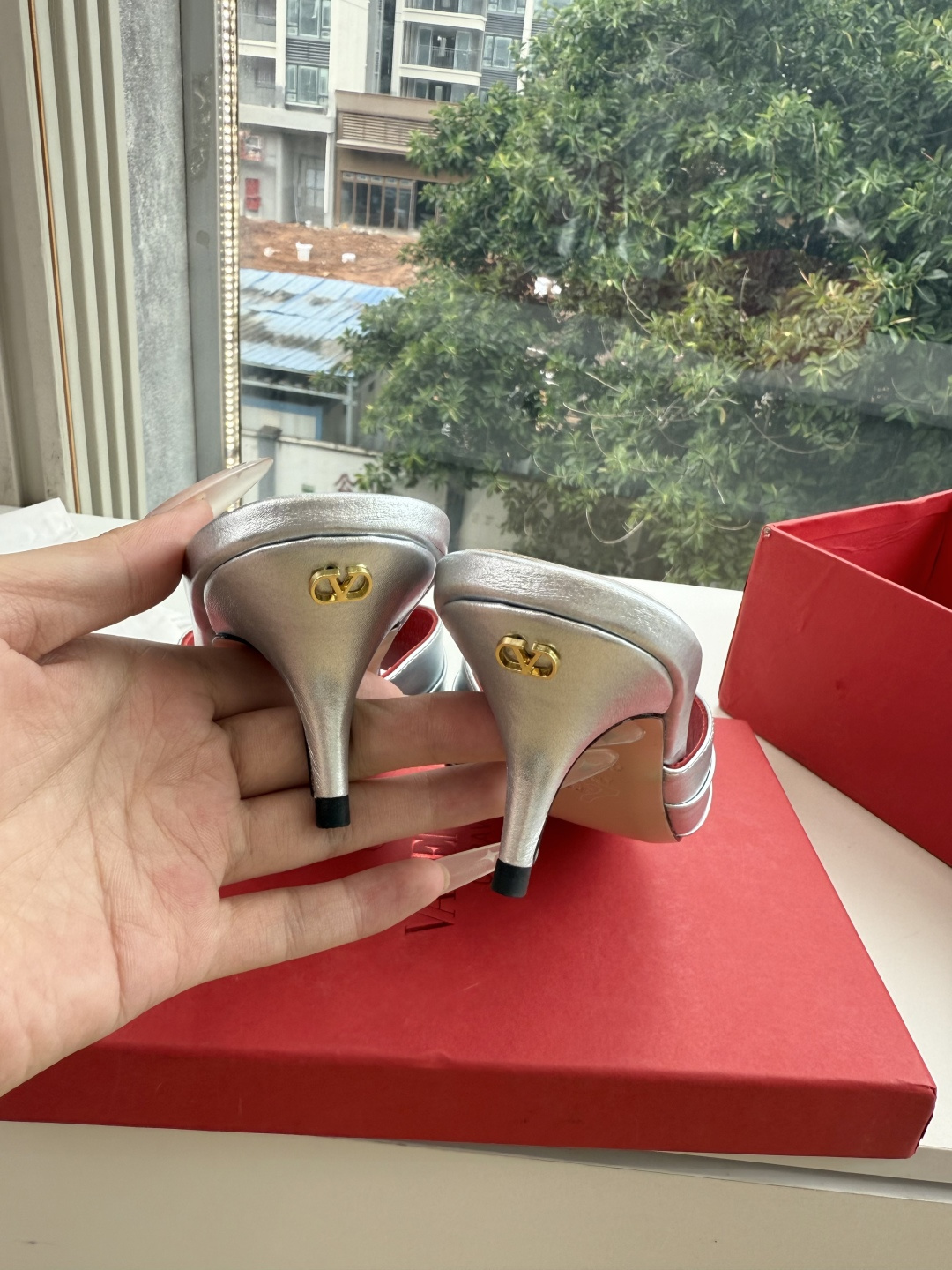 G289 VALENTINO华伦天奴凉鞋经典单鞋春夏VLOGO SIGNATURE鞋型线条流畅.版型超赞上脚舒适.增高.