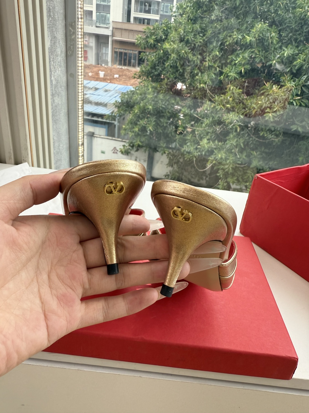 G289 VALENTINO华伦天奴凉鞋经典单鞋春夏VLOGO SIGNATURE鞋型线条流畅.版型超赞上脚舒适.增高.