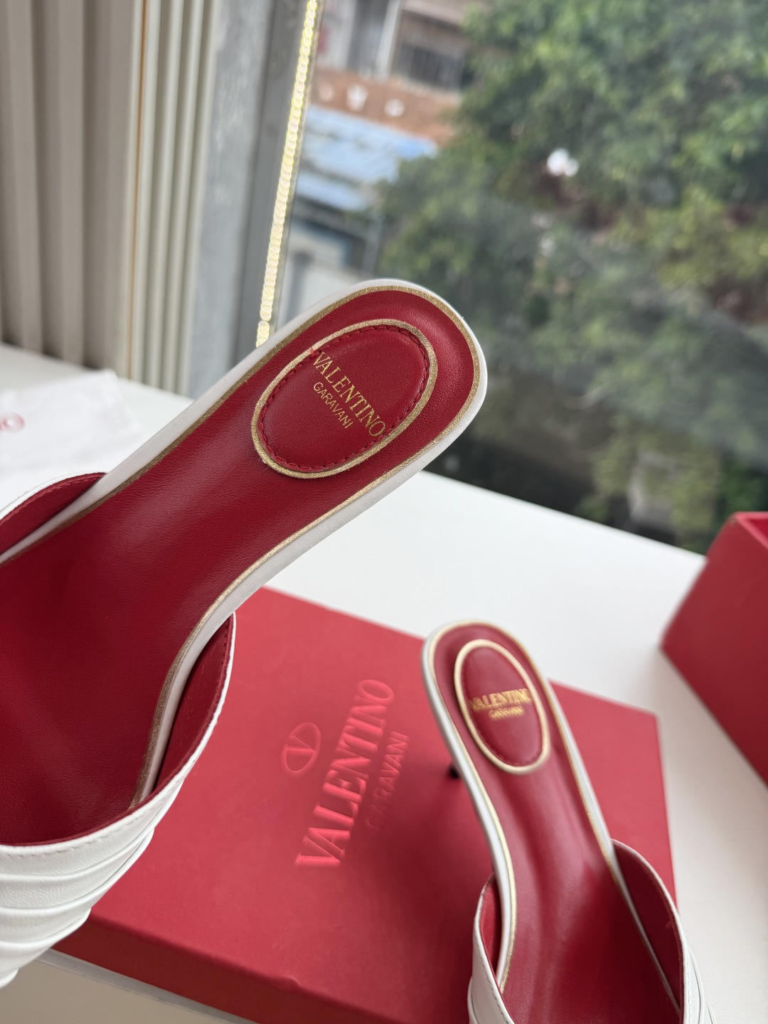 G289 VALENTINO华伦天奴凉鞋经典单鞋春夏VLOGO SIGNATURE鞋型线条流畅.版型超赞上脚舒适.增高. G289 VALENTINO华伦天奴凉鞋经典单鞋春夏VLOGO SIGNATURE鞋型线条流畅.版型超赞上脚舒适.增高.