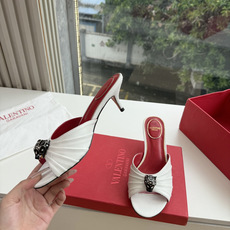 G289 VALENTINO华伦天奴凉鞋经典单鞋春夏VLOGO SIGNATURE鞋型线条流畅.版型超赞上脚舒适.增高. G289 VALENTINO华伦天奴凉鞋经典单鞋春夏VLOGO SIGNATURE鞋型线条流畅.版型超赞上脚舒适.增高.