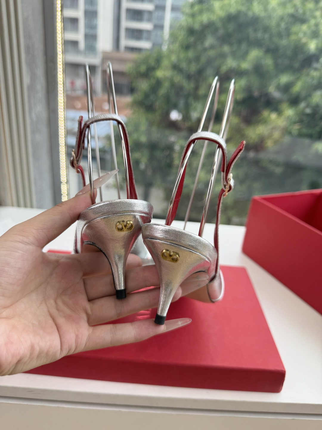 G289 VALENTINO华伦天奴凉鞋经典单鞋春夏VLOGO SIGNATURE鞋型线条流畅.版型超赞上脚舒适.增高. G289 VALENTINO华伦天奴凉鞋经典单鞋春夏VLOGO SIGNATURE鞋型线条流畅.版型超赞上脚舒适.增高.