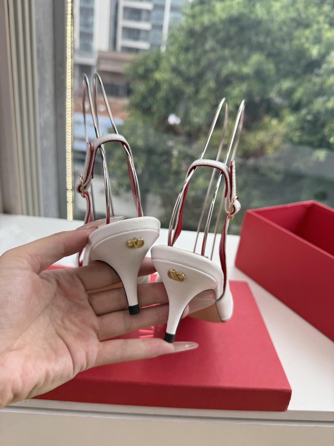 G289 VALENTINO华伦天奴凉鞋经典单鞋春夏VLOGO SIGNATURE鞋型线条流畅.版型超赞上脚舒适.增高. G289 VALENTINO华伦天奴凉鞋经典单鞋春夏VLOGO SIGNATURE鞋型线条流畅.版型超赞上脚舒适.增高.