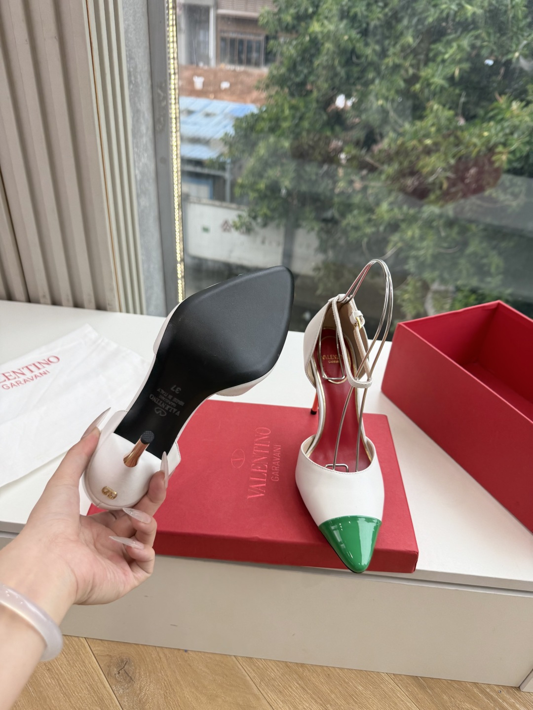 G289 VALENTINO华伦天奴凉鞋经典凉鞋春夏VLOGO SIGNATURE鞋型线条流畅.版型超赞上脚舒适.增高.