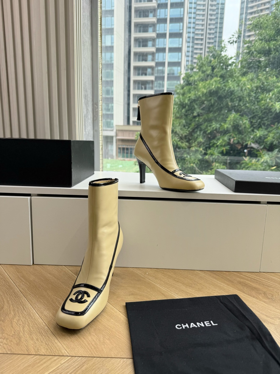 G170😀代购级别CHANEL 香奈儿*小香切尔西短靴库靴这款骑士靴真的是帅气时尚的代表,靴筒Chanel字母点缀 低调 G170😀代购级别CHANEL 香奈儿*小香切尔西短靴库靴这款骑士靴真的是帅气时尚的代表,靴筒Chanel字母点缀 低调