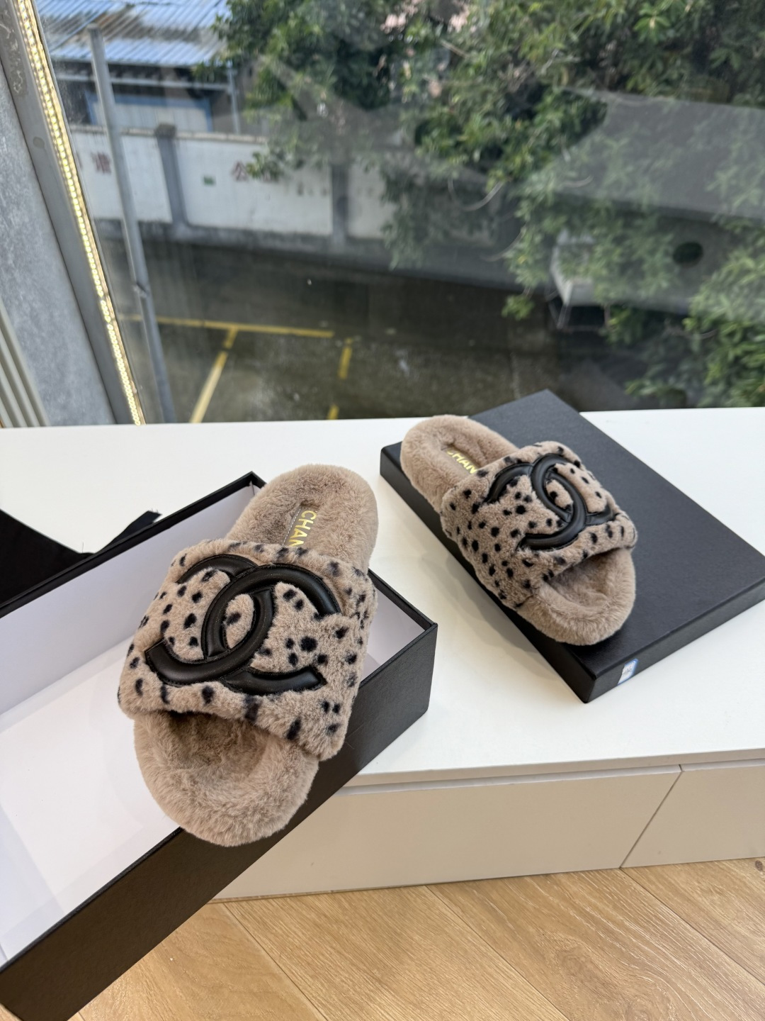 G021高版CHANE*小香奈儿爆品蝴妥妥的自留款！！比经典款Slingback舒服太多啦！每个颜色上脚都很显白 首选金