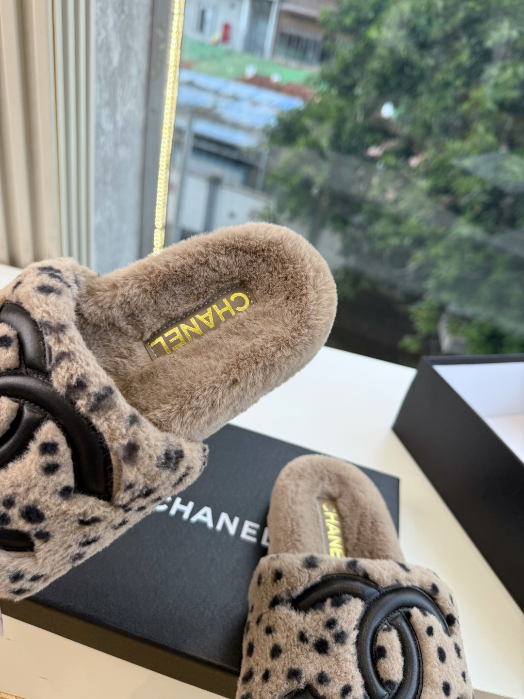 G021高版CHANE*小香奈儿爆品蝴妥妥的自留款！！比经典款Slingback舒服太多啦！每个颜色上脚都很显白 首选金