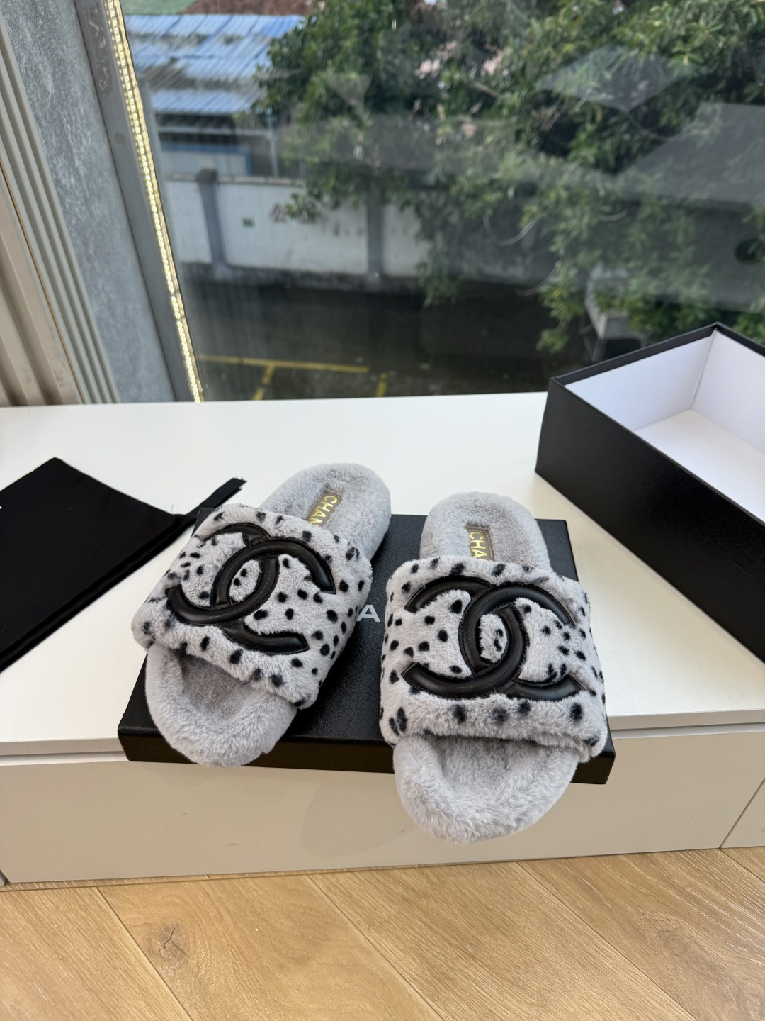 G021高版CHANE*小香奈儿爆品蝴妥妥的自留款！！比经典款Slingback舒服太多啦！每个颜色上脚都很显白 首选金