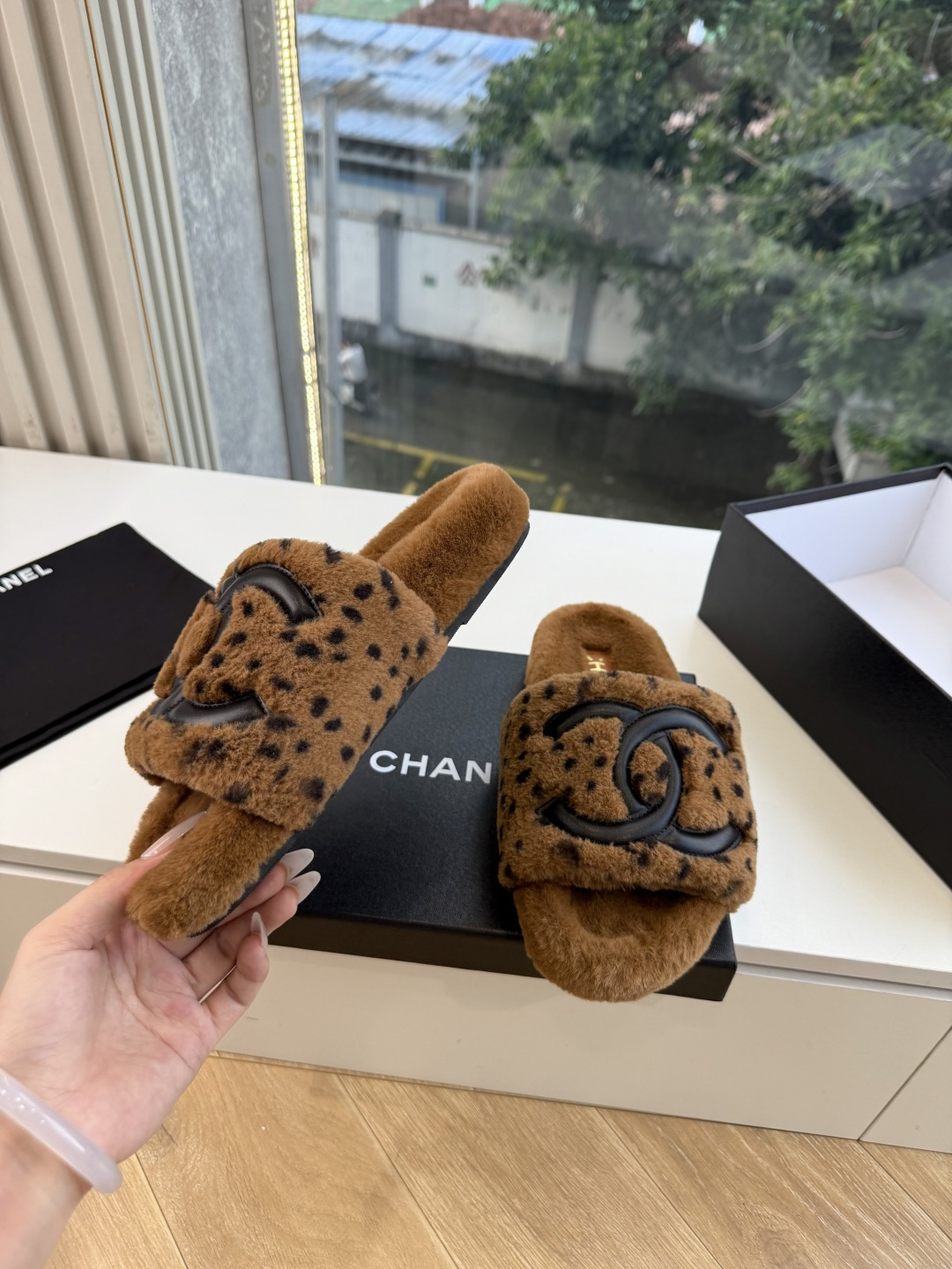G021高版CHANE*小香奈儿爆品蝴妥妥的自留款!!比经典款Slingback舒服太多啦!每个颜色上脚都很显白 首选金 G021高版CHANE*小香奈儿爆品蝴妥妥的自留款!!比经典款Slingback舒服太多啦!每个颜色上脚都很显白 首选金