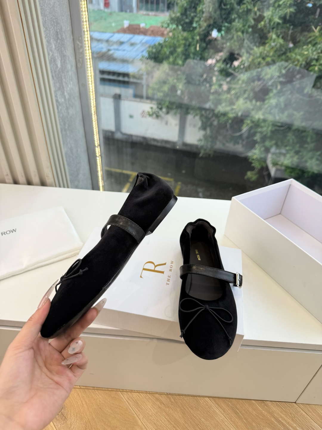 G679所见即所得The ro*2026新款平底很少会看到一款会做到这么精细、而且对脚的包容性特别强,把脚型修饰得妥妥的 G679所见即所得The ro*2026新款平底很少会看到一款会做到这么精细、而且对脚的包容性特别强,把脚型修饰得妥妥的