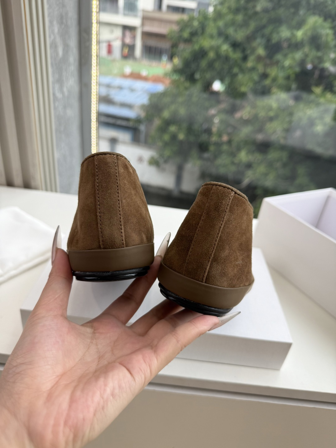 G679所见即所得The ro*2026新款平底切尔西短靴很少会看到一款会做到这么精细、而且对脚的包容性特别强，把脚型修