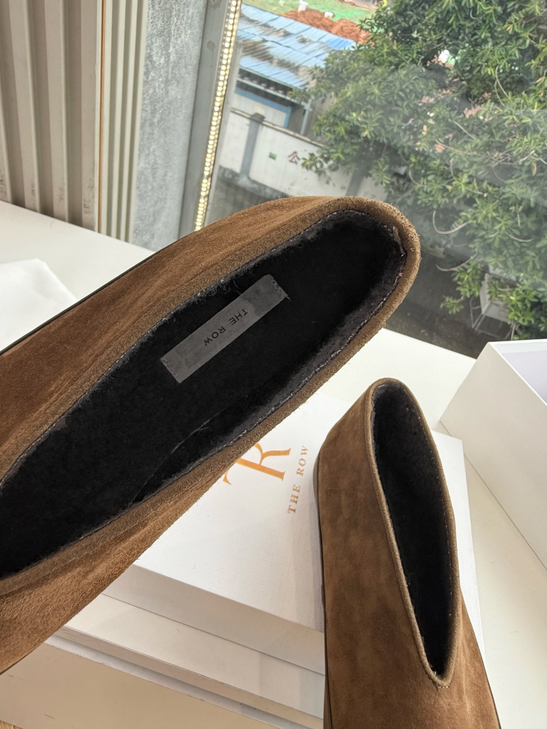 G679所见即所得The ro*2026新款平底切尔西短靴很少会看到一款会做到这么精细、而且对脚的包容性特别强，把脚型修