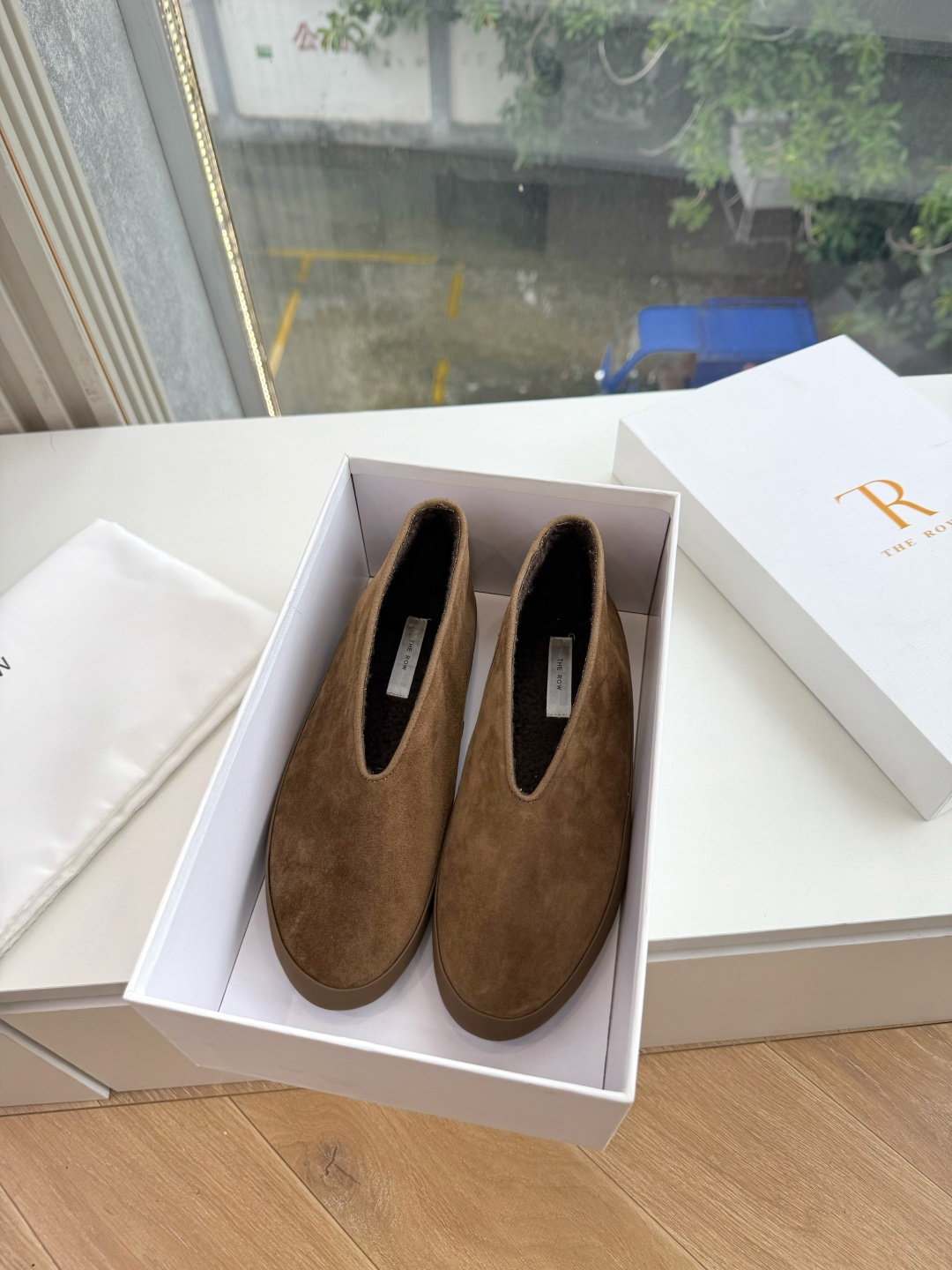 G679所见即所得The ro*2026新款平底切尔西短靴很少会看到一款会做到这么精细、而且对脚的包容性特别强，把脚型修