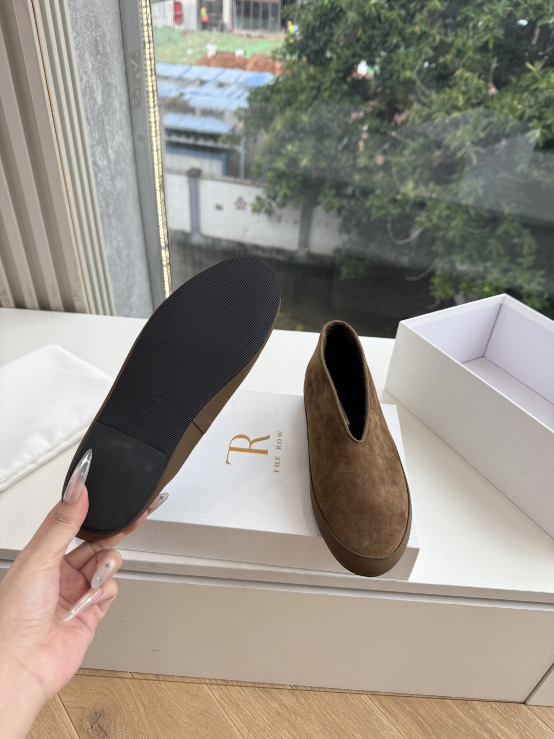 G679所见即所得The ro*2026新款平底切尔西短靴很少会看到一款会做到这么精细、而且对脚的包容性特别强，把脚型修