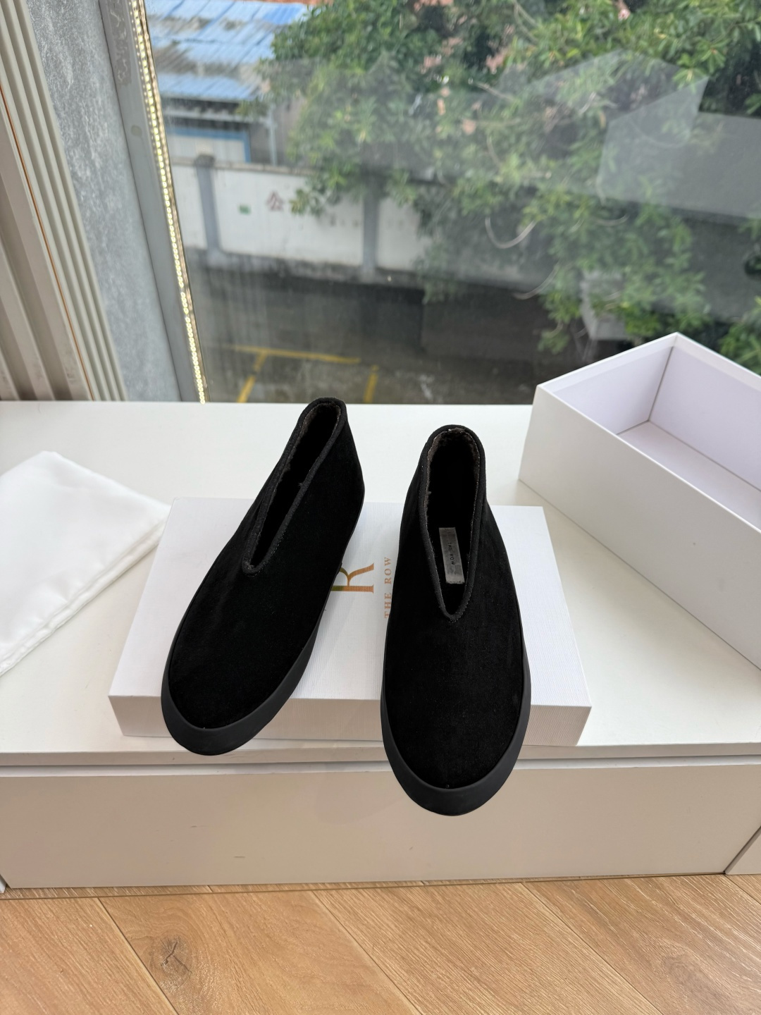 G679所见即所得The ro*2026新款平底切尔西短靴很少会看到一款会做到这么精细、而且对脚的包容性特别强，把脚型修