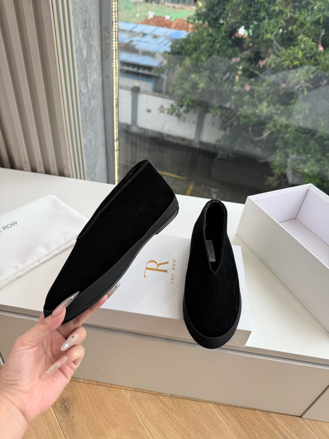G679所见即所得The ro*2026新款平底切尔西短靴很少会看到一款会做到这么精细、而且对脚的包容性特别强,把脚型修 G679所见即所得The ro*2026新款平底切尔西短靴很少会看到一款会做到这么精细、而且对脚的包容性特别强,把脚型修