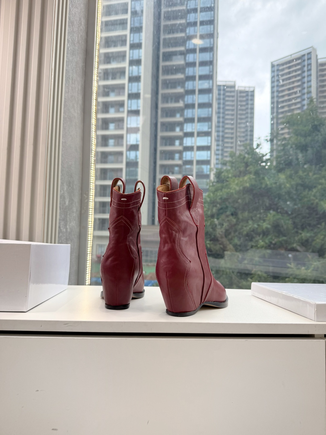 G012代购级别 Maison Margiel*马吉拉•分趾褶皱粗跟西部牛仔靴 太棒了的版本 非常不好做!马吉拉分趾靴又 G012代购级别 Maison Margiel*马吉拉•分趾褶皱粗跟西部牛仔靴 太棒了的版本 非常不好做!马吉拉分趾靴又