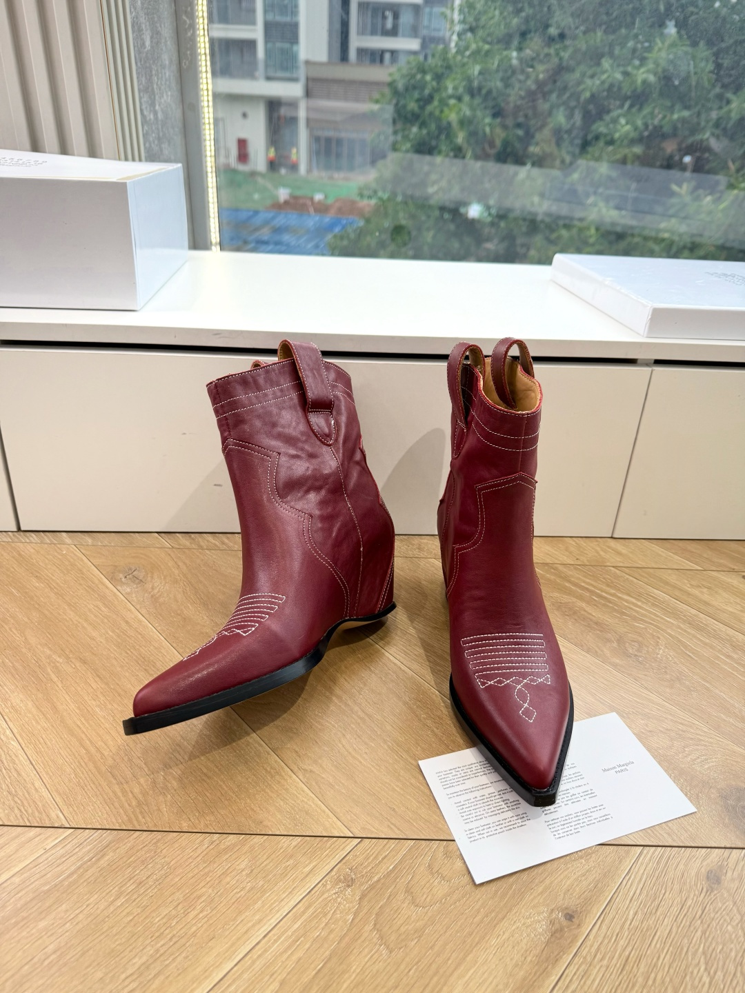 G012代购级别 Maison Margiel*马吉拉•分趾褶皱粗跟西部牛仔靴 太棒了的版本 非常不好做!马吉拉分趾靴又 G012代购级别 Maison Margiel*马吉拉•分趾褶皱粗跟西部牛仔靴 太棒了的版本 非常不好做!马吉拉分趾靴又
