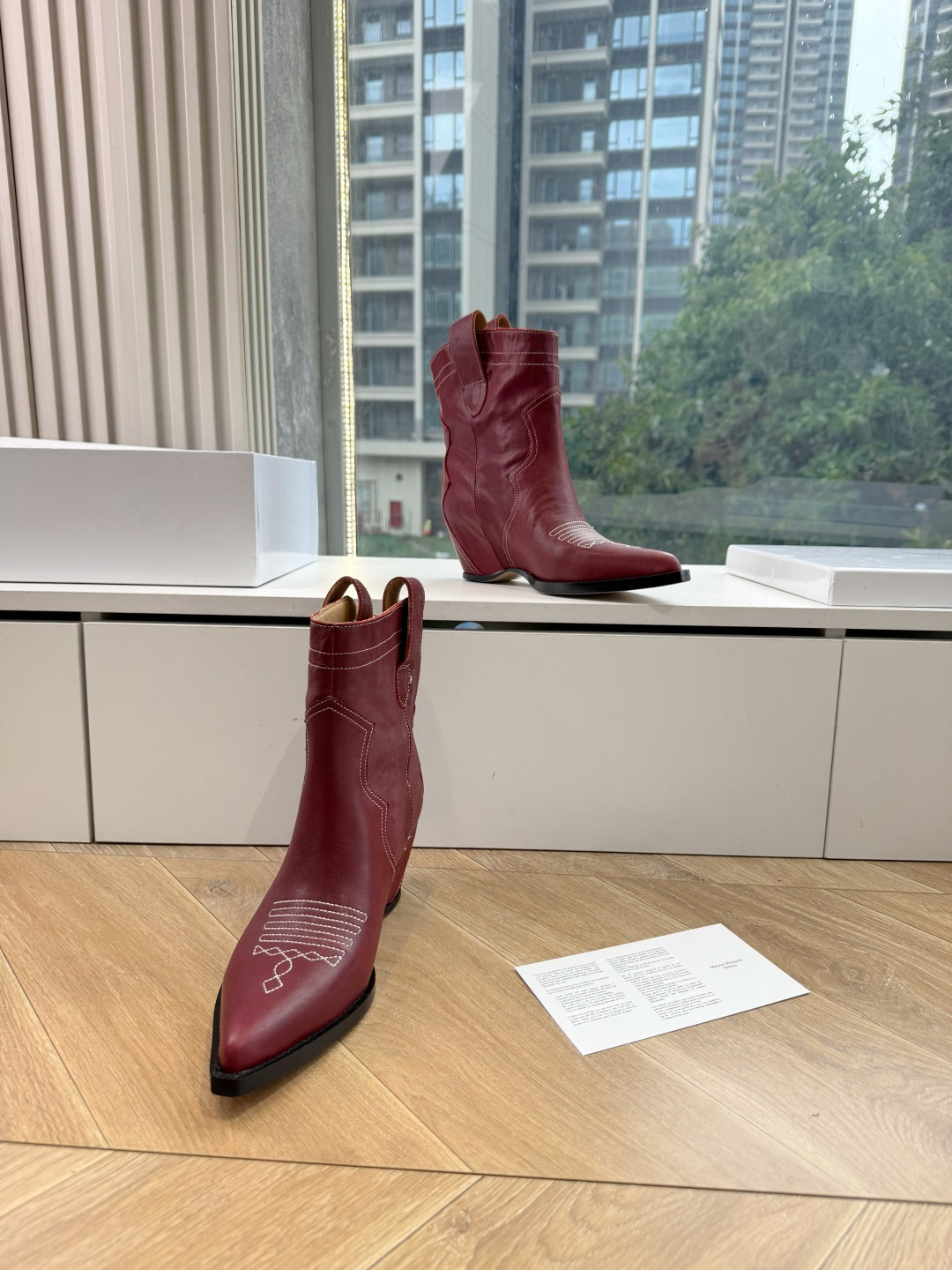 G012代购级别 Maison Margiel*马吉拉•分趾褶皱粗跟西部牛仔靴 太棒了的版本 非常不好做!马吉拉分趾靴又 G012代购级别 Maison Margiel*马吉拉•分趾褶皱粗跟西部牛仔靴 太棒了的版本 非常不好做!马吉拉分趾靴又