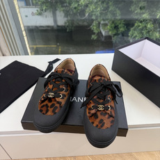 G059chanel26a球鞋美到心巴上 一买一个不吱声 讲道理 看到实物穿上脚 就会觉得更好看 有底有厚度 可能左边的 G059chanel26a球鞋美到心巴上 一买一个不吱声 讲道理 看到实物穿上脚 就会觉得更好看 有底有厚度 可能左边的