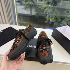 G059chanel26a球鞋美到心巴上 一买一个不吱声 讲道理 看到实物穿上脚 就会觉得更好看 有底有厚度 可能左边的 G059chanel26a球鞋美到心巴上 一买一个不吱声 讲道理 看到实物穿上脚 就会觉得更好看 有底有厚度 可能左边的