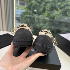 G059chanel26a球鞋美到心巴上 一买一个不吱声 讲道理 看到实物穿上脚 就会觉得更好看 有底有厚度 可能左边的 G059chanel26a球鞋美到心巴上 一买一个不吱声 讲道理 看到实物穿上脚 就会觉得更好看 有底有厚度 可能左边的