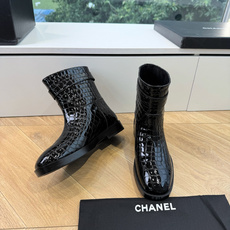 G238😀代购级别CHANEL 香奈儿*小香秋冬新款裤靴骑士靴库靴这款骑士靴真的是帅气时尚的代表,靴筒Chanel字母点 G238😀代购级别CHANEL 香奈儿*小香秋冬新款裤靴骑士靴库靴这款骑士靴真的是帅气时尚的代表,靴筒Chanel字母点