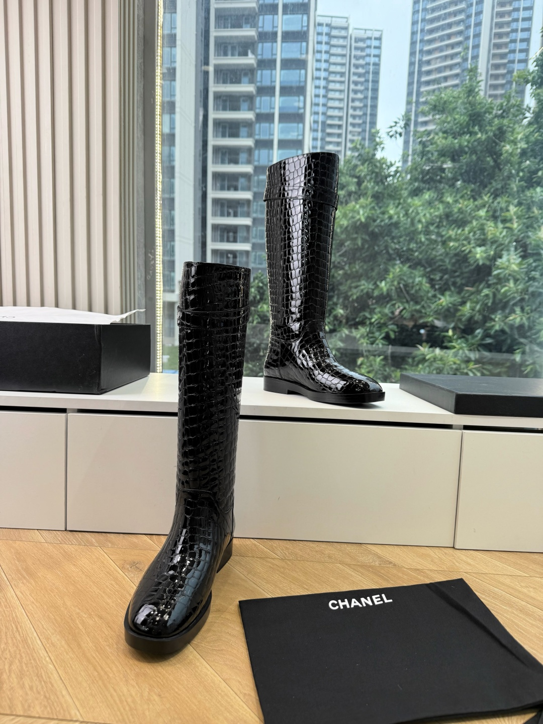 G238😀代购级别CHANEL 香奈儿*小香秋冬新款裤靴骑士靴库靴这款骑士靴真的是帅气时尚的代表，靴筒Chanel字母点