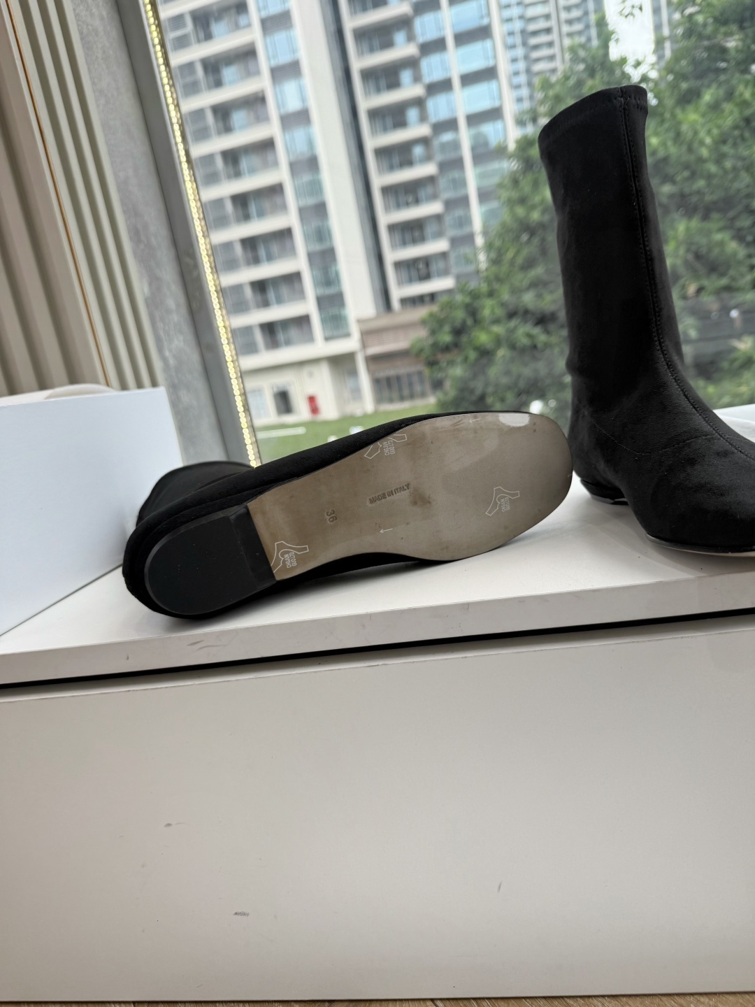 G679所见即所得The ro*2026新款平底切尔西短靴很少会看到一款会做到这么精细、而且对脚的包容性特别强，把脚型修