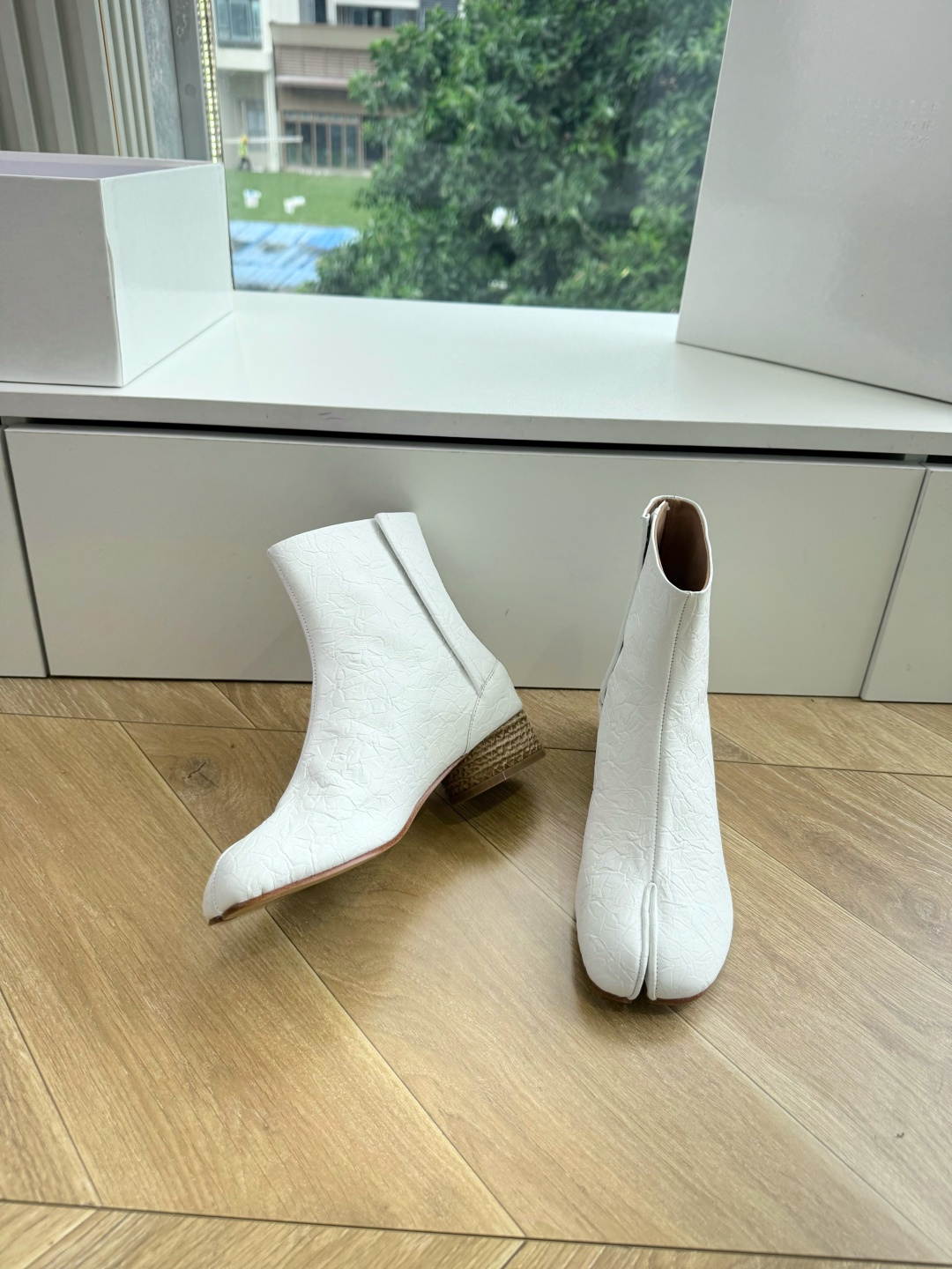 G077顶级品质Maison Margiel秋冬新款tabi分趾靴切尔西短靴 tabi分趾靴mm6夹趾鞋马吉拉分趾靴,牛 G077顶级品质Maison Margiel秋冬新款tabi分趾靴切尔西短靴 tabi分趾靴mm6夹趾鞋马吉拉分趾靴,牛