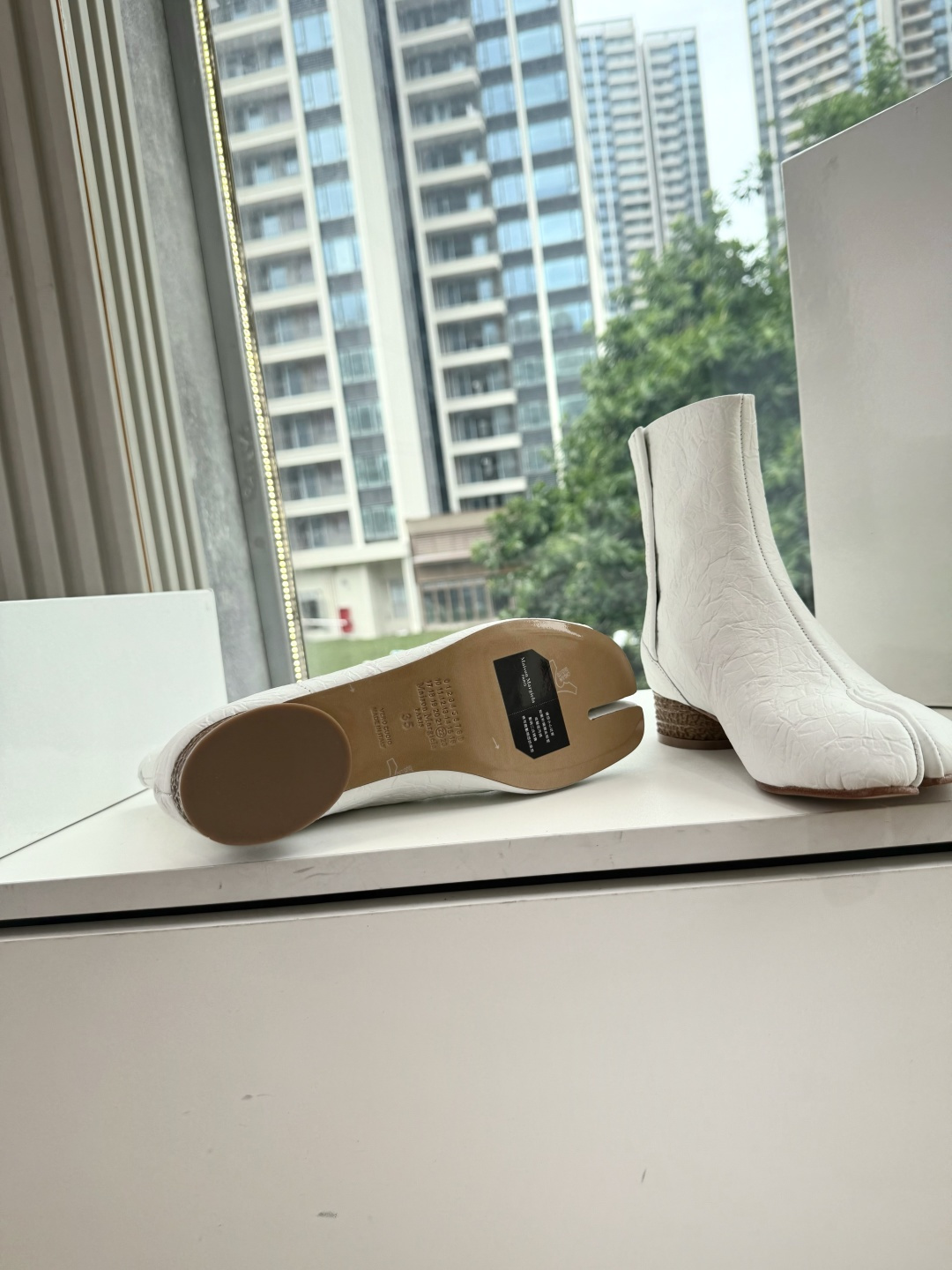 G077顶级品质Maison Margiel秋冬新款tabi分趾靴切尔西短靴 tabi分趾靴mm6夹趾鞋马吉拉分趾靴,牛 G077顶级品质Maison Margiel秋冬新款tabi分趾靴切尔西短靴 tabi分趾靴mm6夹趾鞋马吉拉分趾靴,牛