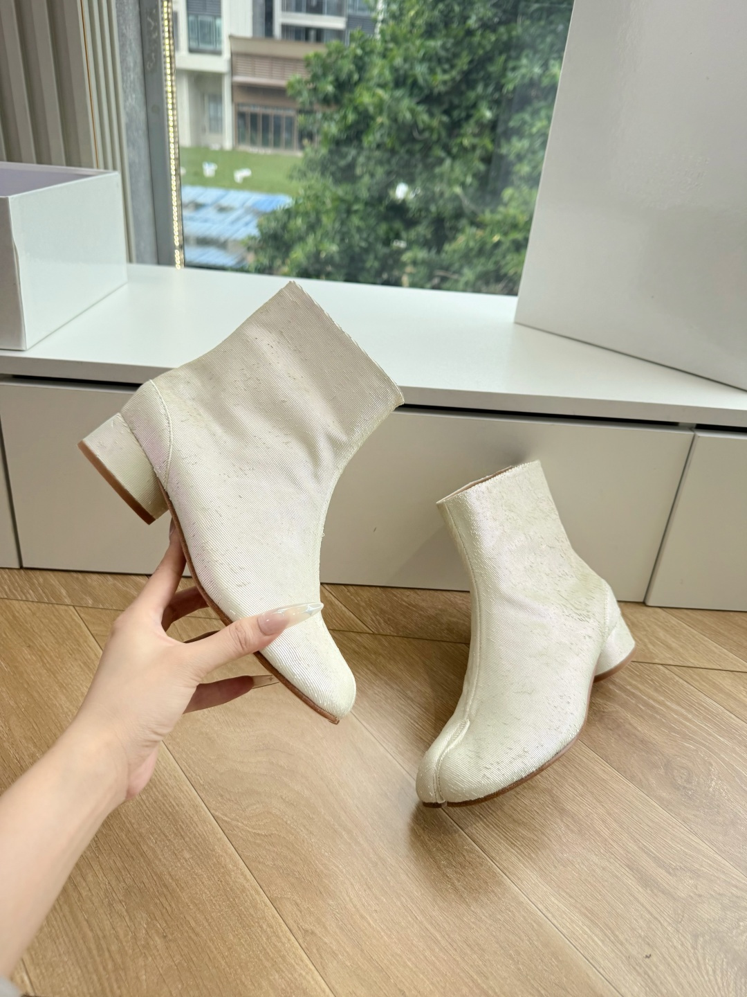 G077顶级品质Maison Margiel秋冬新款tabi分趾靴切尔西短靴 tabi分趾靴mm6夹趾鞋马吉拉分趾靴,牛 G077顶级品质Maison Margiel秋冬新款tabi分趾靴切尔西短靴 tabi分趾靴mm6夹趾鞋马吉拉分趾靴,牛