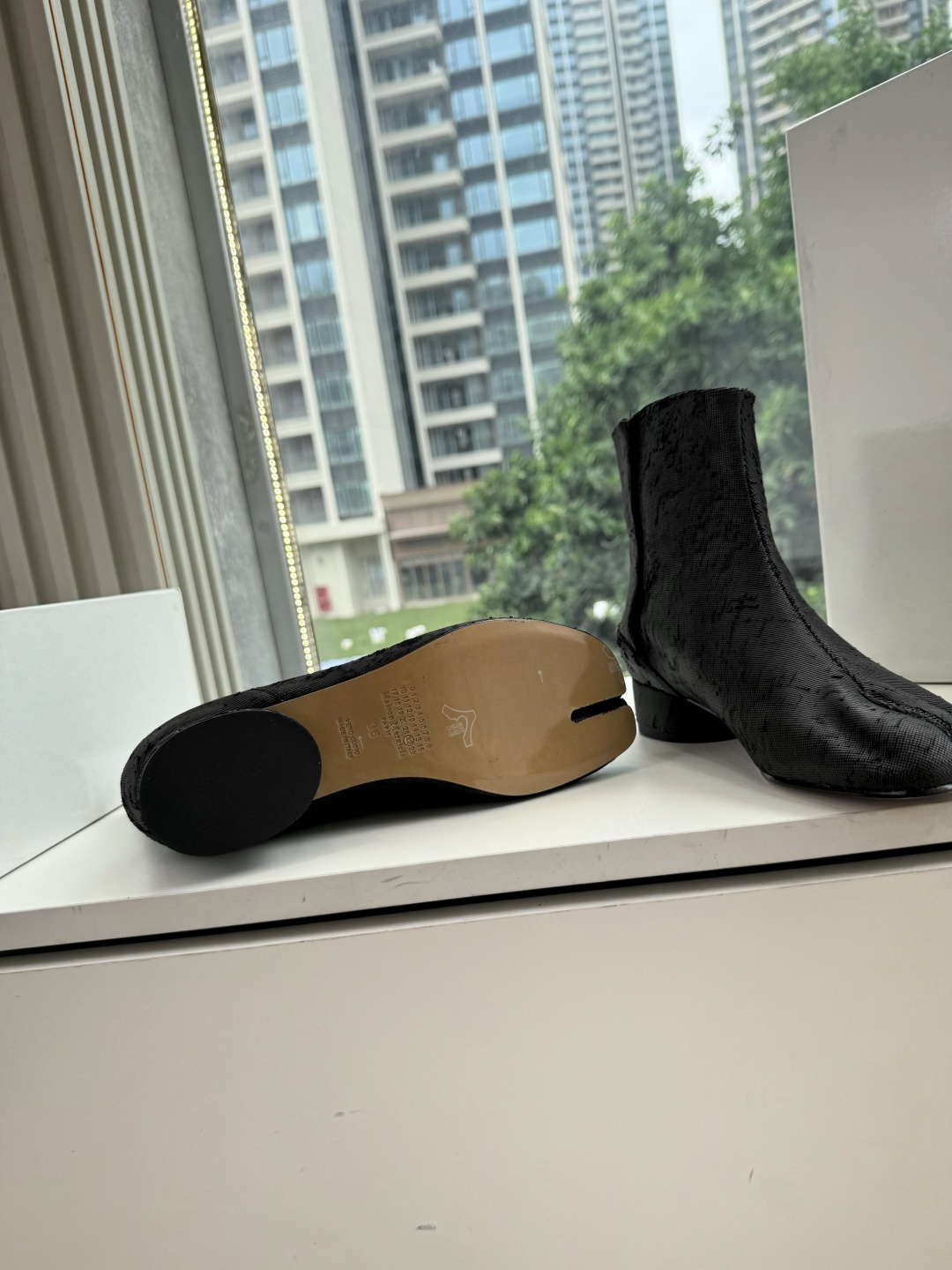 G077顶级品质Maison Margiel秋冬新款tabi分趾靴切尔西短靴 tabi分趾靴mm6夹趾鞋马吉拉分趾靴,牛 G077顶级品质Maison Margiel秋冬新款tabi分趾靴切尔西短靴 tabi分趾靴mm6夹趾鞋马吉拉分趾靴,牛