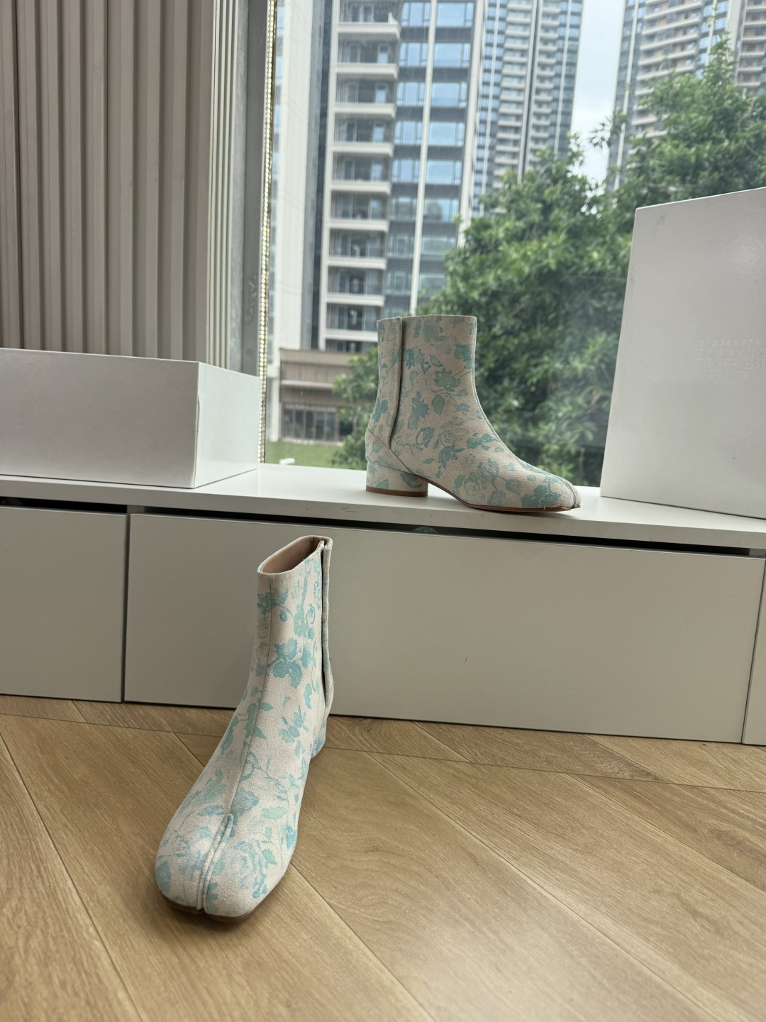 G077顶级品质Maison Margiel秋冬新款tabi分趾靴切尔西短靴 tabi分趾靴mm6夹趾鞋马吉拉分趾靴,牛 G077顶级品质Maison Margiel秋冬新款tabi分趾靴切尔西短靴 tabi分趾靴mm6夹趾鞋马吉拉分趾靴,牛
